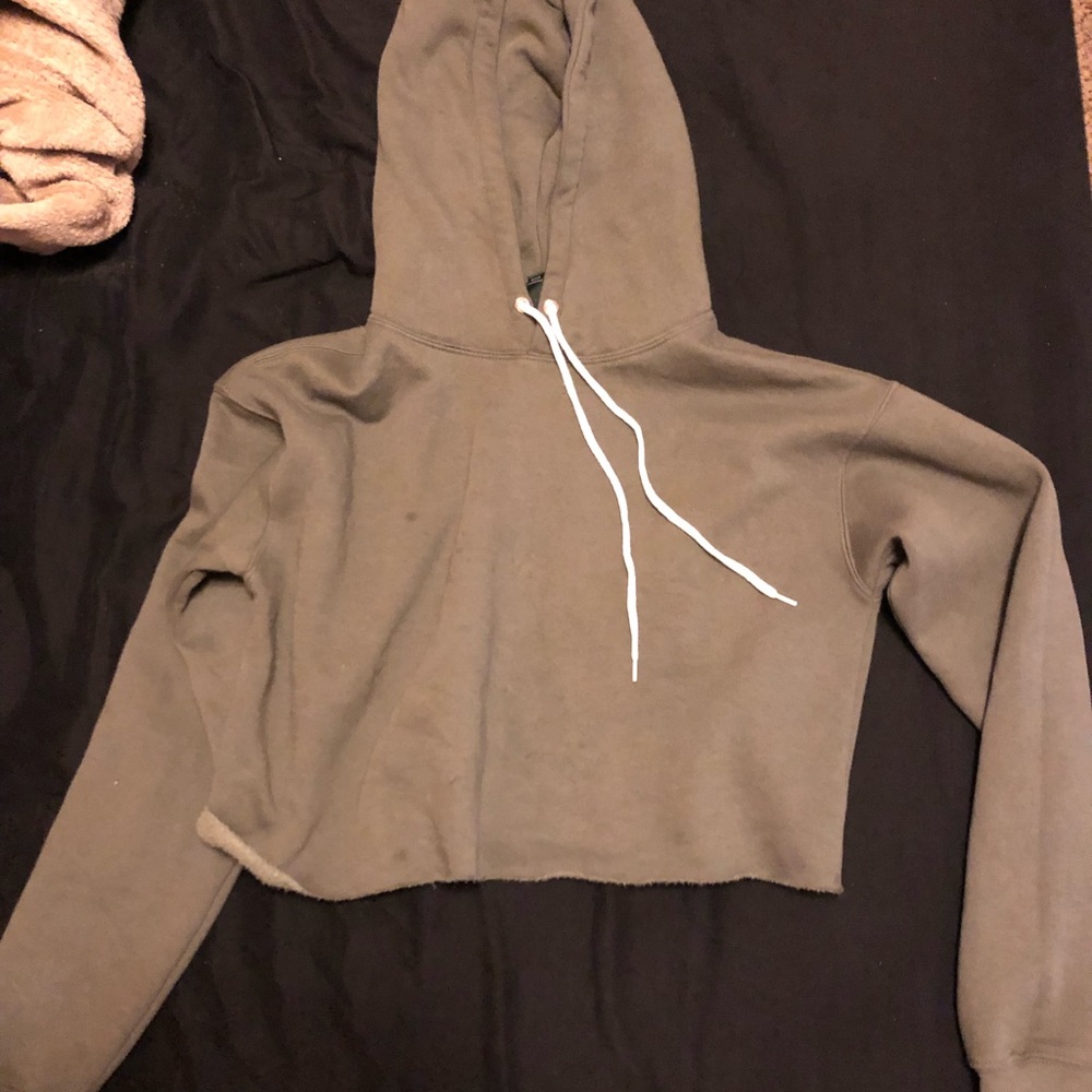 Cropped green hoodie